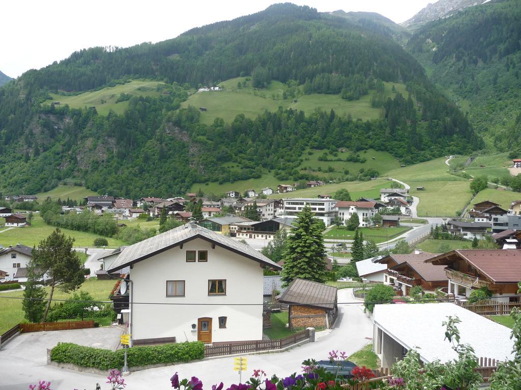 Familie Neunhaeuserer Neustift im Stubaital Exterior photo